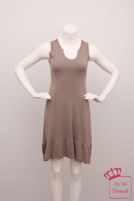 Erstes Bild der Rundumansicht für das Produkt Visc Knit Sleeveless Dress 1310213 ärmelloses Klei