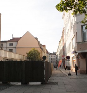 Die Bauarbeiten an der Hauptstraße 5-7 tangieren den Obergraben. Begehbar bleibt der Obergraben trotzdem.