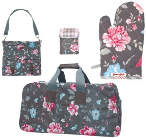 Umhängetasche, Wochenend-Tasche, Streichholz-Schachtel und Grill-Handschuhe im Greengate-Design "Peneleope" aus der Herbst-Winter-Kollektion 2012.