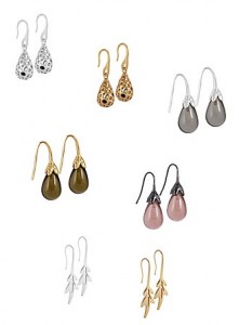 Links oben: Champagne earrings worn Rhodium (v101); Oben mitte: Champagne earrings worn gold  (v102); Rechts oben: Fall earrings worn silver (v221); Mitte links: Fall earrings worn gold (v228); Mitte rechts: Fall earrings worn hematite (v229); Unten links: Leaf earrings worn Rhodium (v471); Unten rechts: Leaf earrings worn gold (v472)