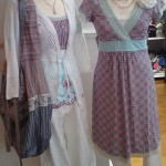 In der Container-Sommerkollektion 2011 finden sich wie immer strahlend schöne Sommer-Kleidchen, Tunikas sowie die passenden Strickjäckchen und Accessoires.