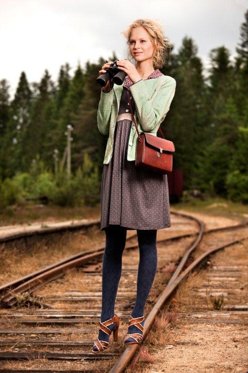 Kleid, Strickjacke und Strumpfhose aus Spring 2013 von Container