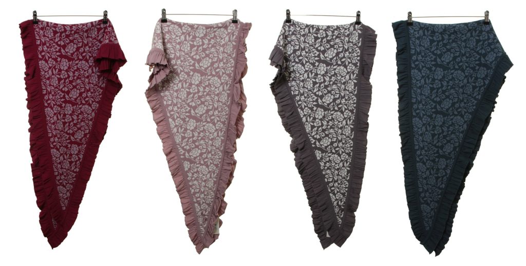 Scarf Lilly (18-109) in raspberry, powder, sparrow und night von Sorgenfri Sylt